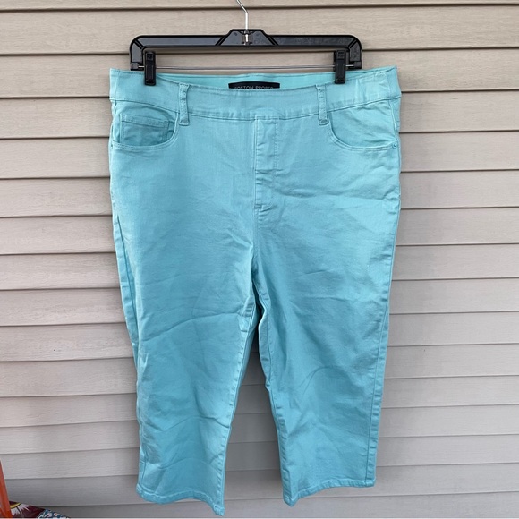 Boston Proper Seafoam Green Capris for Casual Summer Wear - Picture 3 of 8